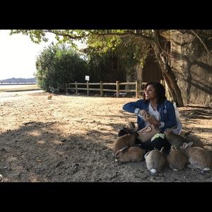 Meet your Posher, Olivia